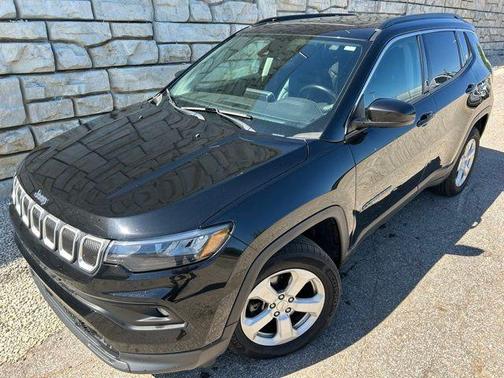 Diamond Black 2022 Jeep Compass Latitude