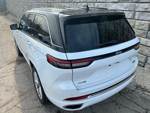 Bright White Clearcoat 2022 Jeep Grand Cherokee 4xe Summit