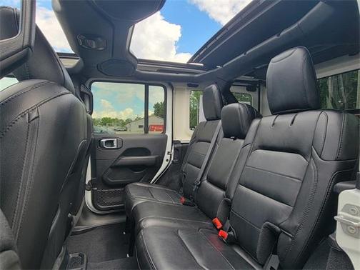 2021 Jeep Wrangler Unlimited Sahara Altitude