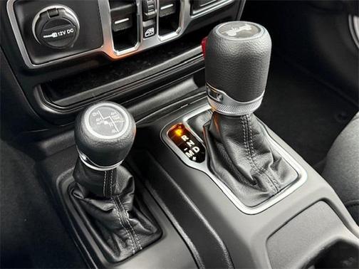2025 Jeep Wrangler 4xe Sport
