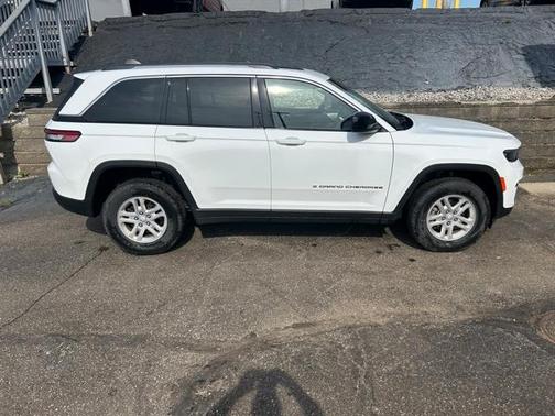 2022 Jeep Grand Cherokee Laredo