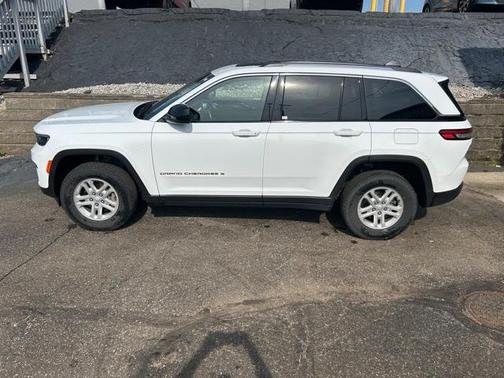 2022 Jeep Grand Cherokee Laredo