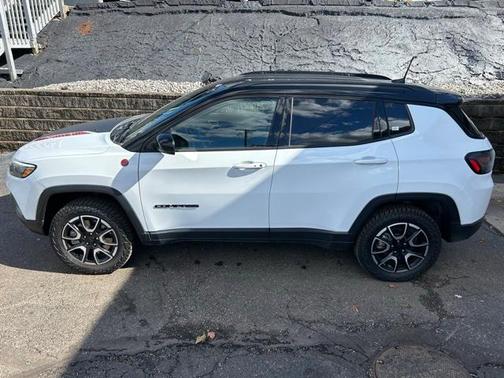 2024 Jeep Compass Trailhawk