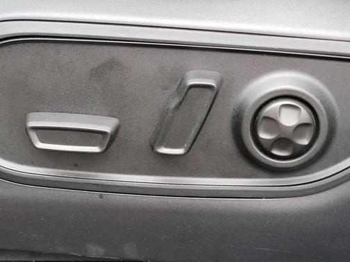 Silver Zynith 2024 Jeep Grand Cherokee Laredo