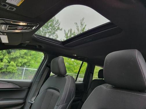 Silver Zynith 2024 Jeep Grand Cherokee Laredo
