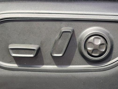 Bright White Clearcoat 2023 Jeep Grand Cherokee L Laredo