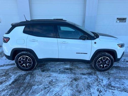 2025 Jeep Compass Trailhawk