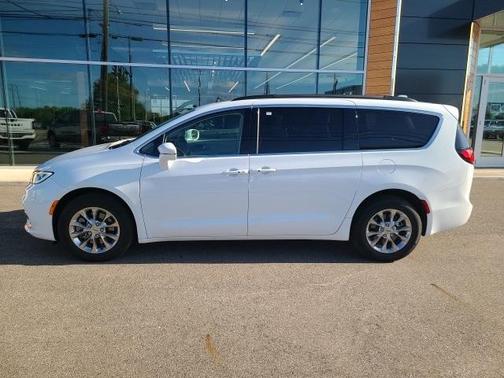 2022 Chrysler Pacifica Touring-L
