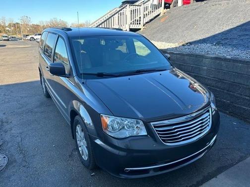 2015 Chrysler Town & Country Touring