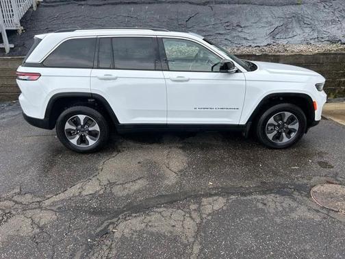 2022 Jeep Grand Cherokee 4xe Base