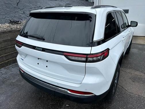 2022 Jeep Grand Cherokee 4xe Base