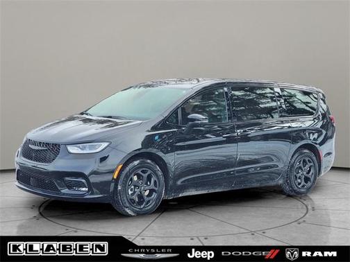 2023 Chrysler Pacifica Hybrid Touring L