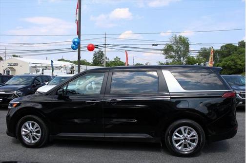 2022 Kia Carnival LXS