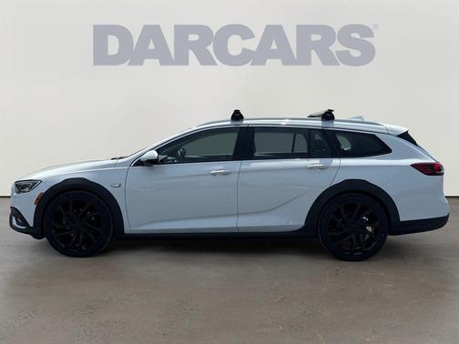 Summit White 2018 Buick Regal TourX Preferred
