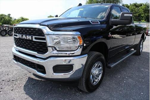 2024 RAM 2500 Tradesman Crew Cab 4x4 8' Box