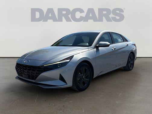 Shimmering Silver Pearl 2022 Hyundai ELANTRA SEL