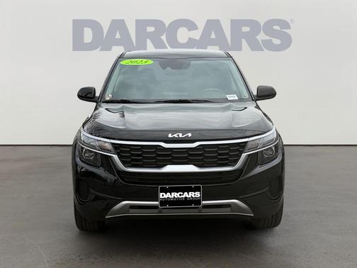 Cherry Black 2023 Kia Seltos LX