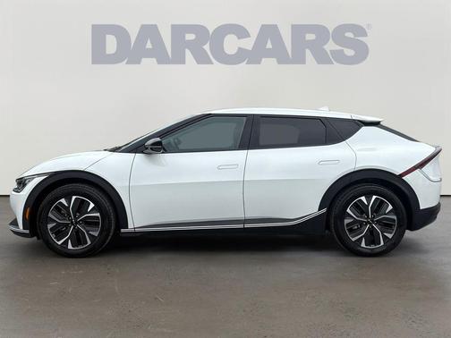 Snow White Pearl 2024 Kia EV6 Light