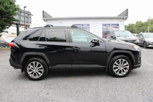 2020 Toyota RAV4 XLE Premium