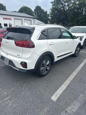 2022 Kia Niro LXS