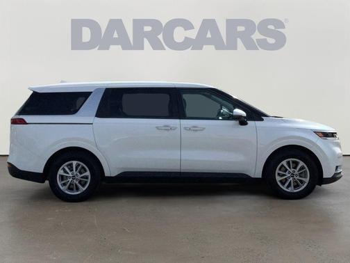 Snow White Pearl 2024 Kia Carnival LX