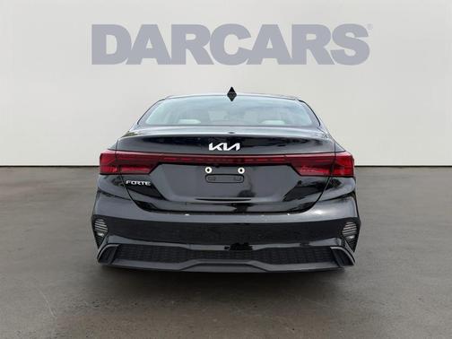 Aurora Black 2022 Kia Forte LXS