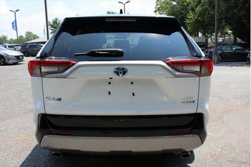 2024 Toyota RAV4 Hybrid SE