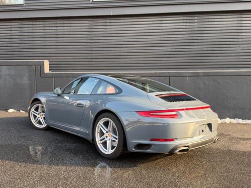 2017 Porsche 911 Carrera 4