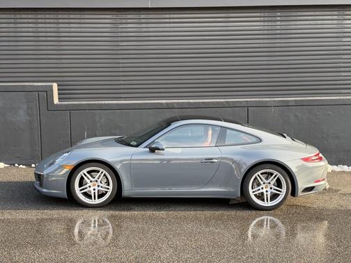 2017 Porsche 911 Carrera 4