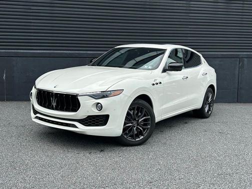 Bianco 2024 Maserati Levante GT Ultima