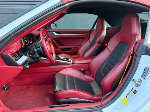 2022 Porsche 911 Turbo S