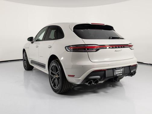 2025 Porsche Macan T