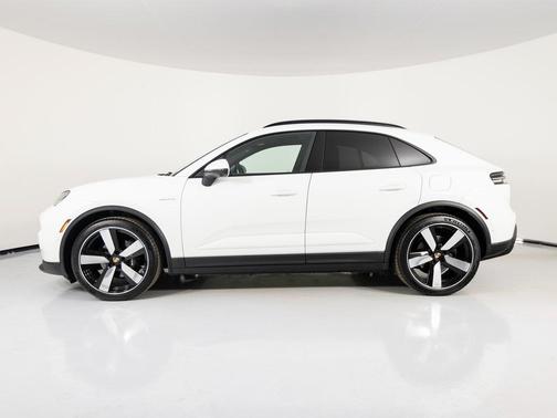 2025 Porsche Macan 4