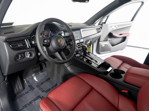 2026 Porsche Macan T