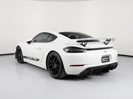 2022 Porsche 718 Cayman GT4