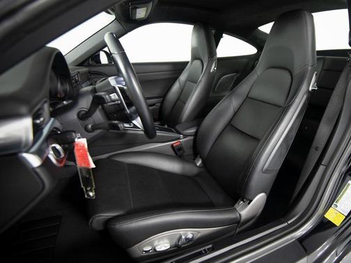 2017 Porsche 911 Carrera