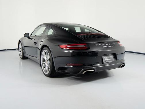 2017 Porsche 911 Carrera