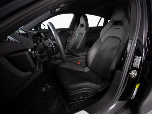 2025 Porsche Panamera 4
