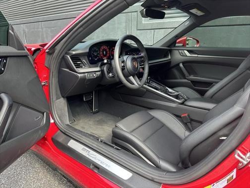 2025 Porsche 911 Carrera