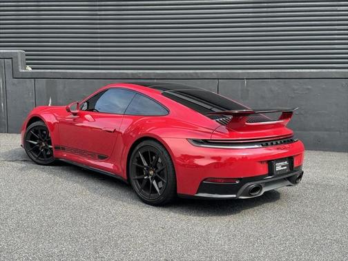 2025 Porsche 911 Carrera