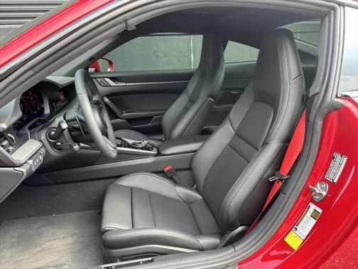 2025 Porsche 911 Carrera