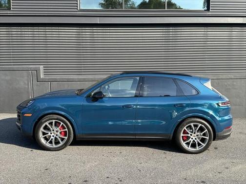 2024 Porsche Cayenne S