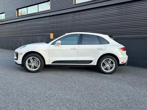 2025 Porsche Macan 