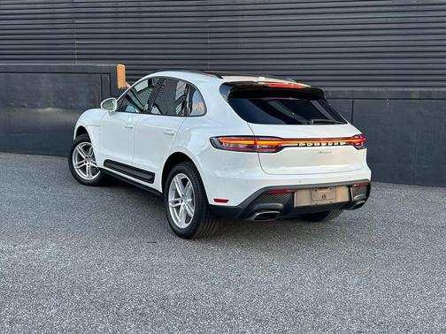 2025 Porsche Macan 