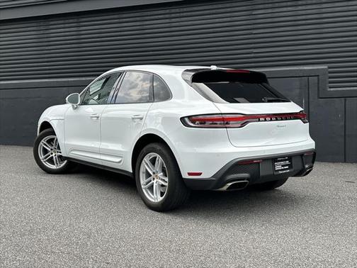 2022 Porsche Macan Base