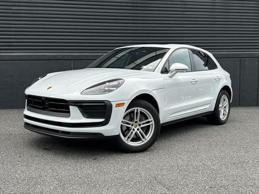 2022 Porsche Macan Base