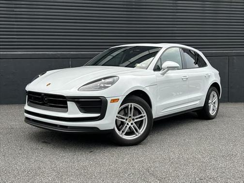 2022 Porsche Macan Base