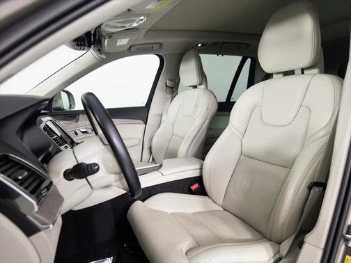 2022 Volvo XC90 T6 Inscription