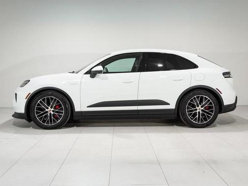 2025 Porsche Macan 4S