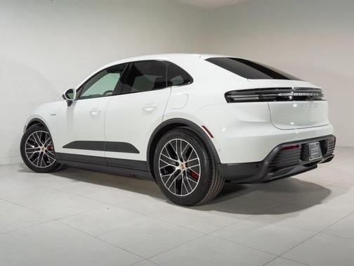 2025 Porsche Macan 4S